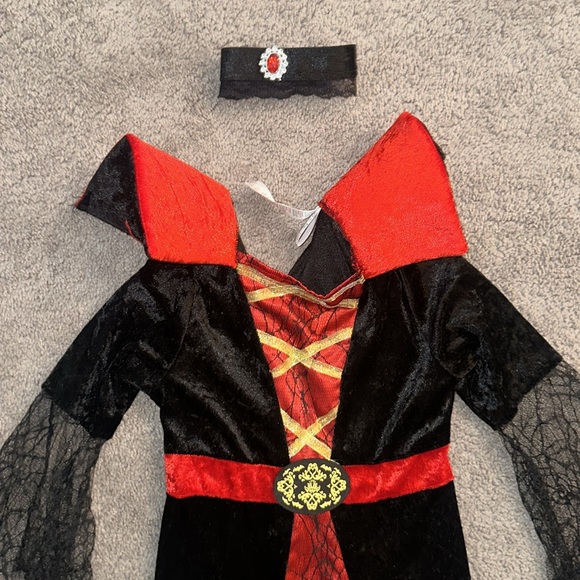 Girls vampire costume - Picture 2 of 4